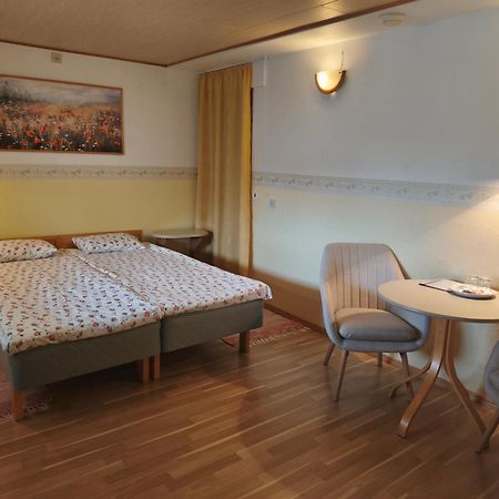 Paerna Guesthouse & Apartments Kuressaare Zewnętrze zdjęcie