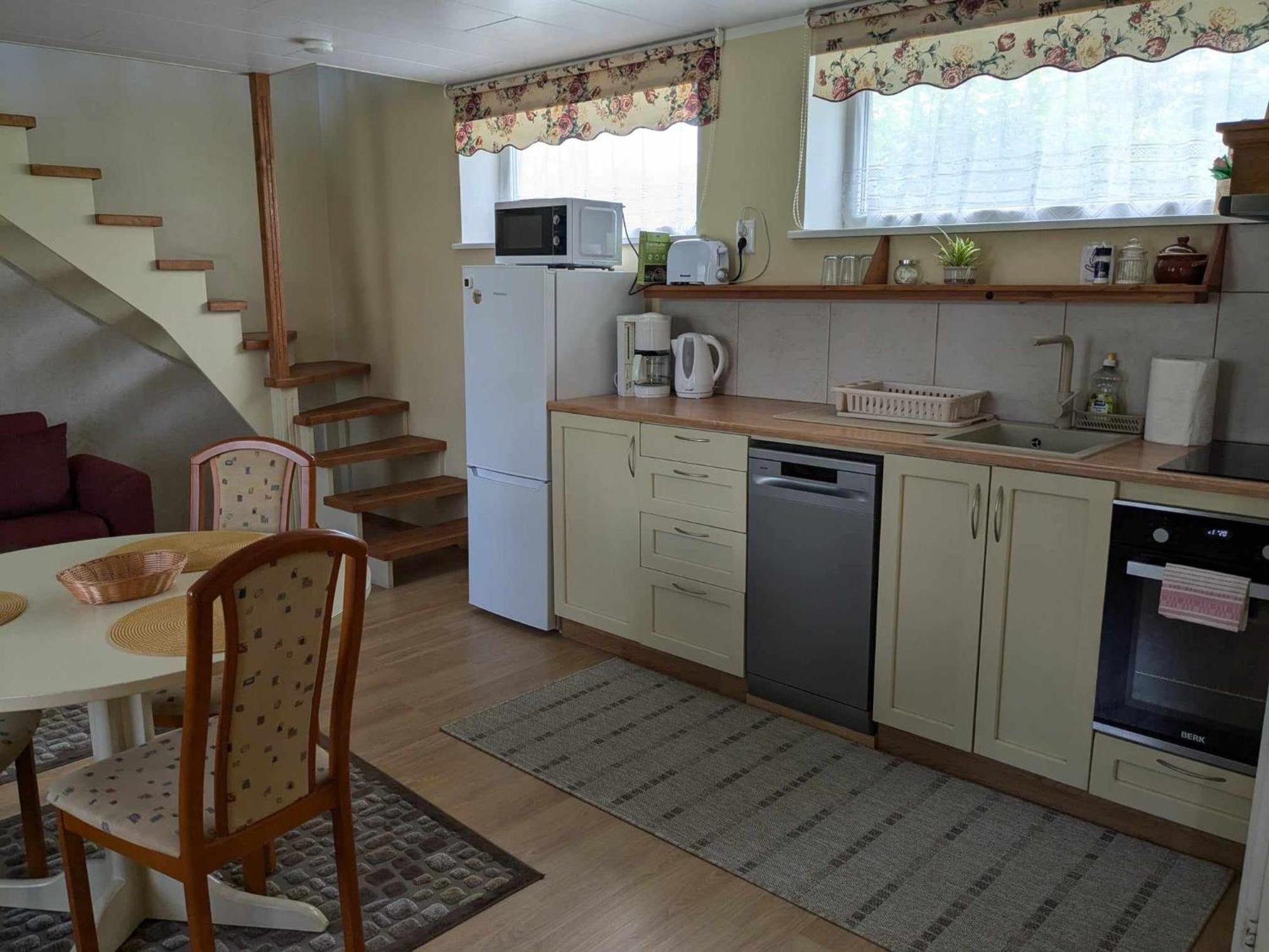 Paerna Guesthouse & Apartments Kuressaare Zewnętrze zdjęcie