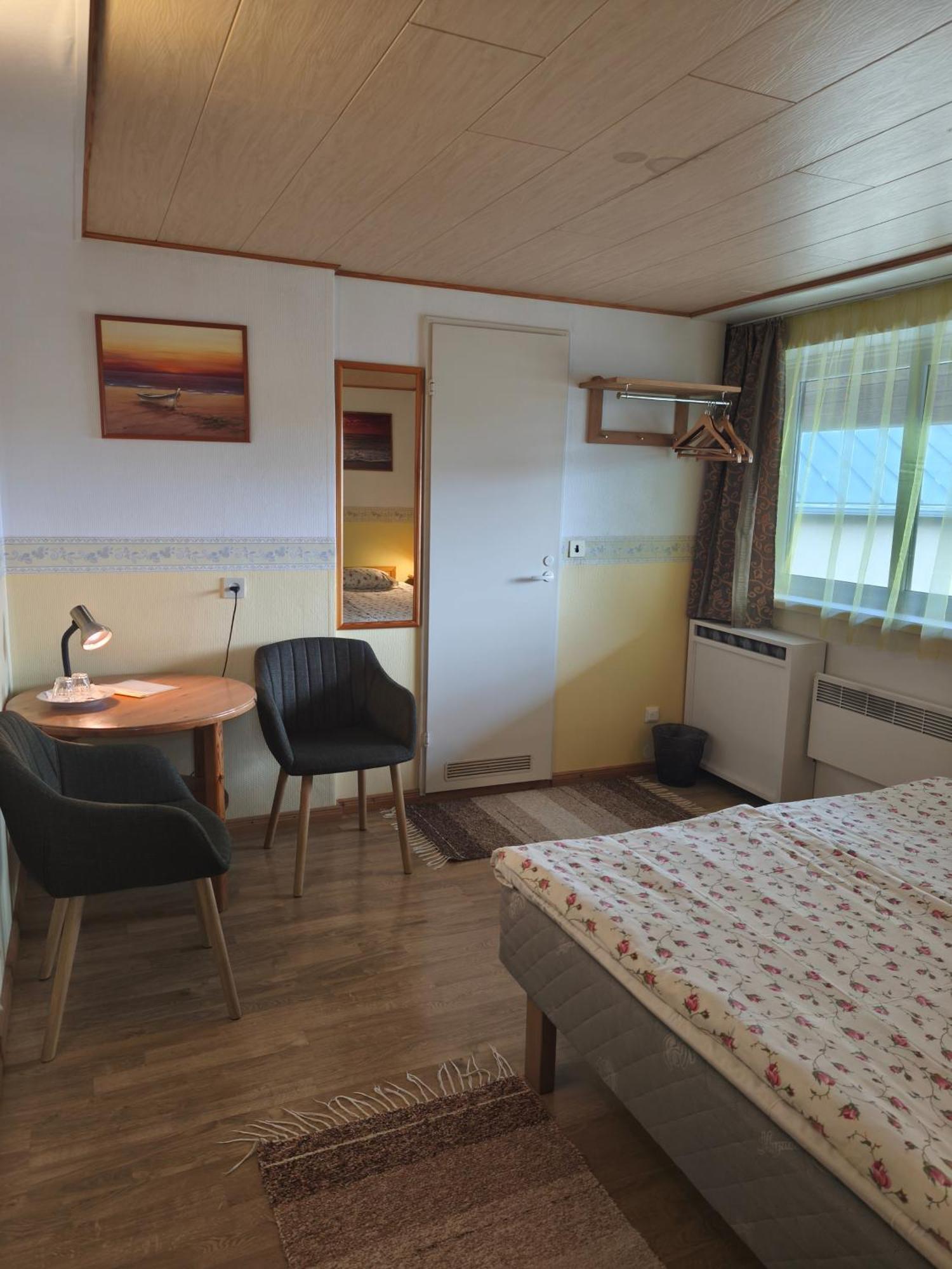 Paerna Guesthouse & Apartments Kuressaare Zewnętrze zdjęcie