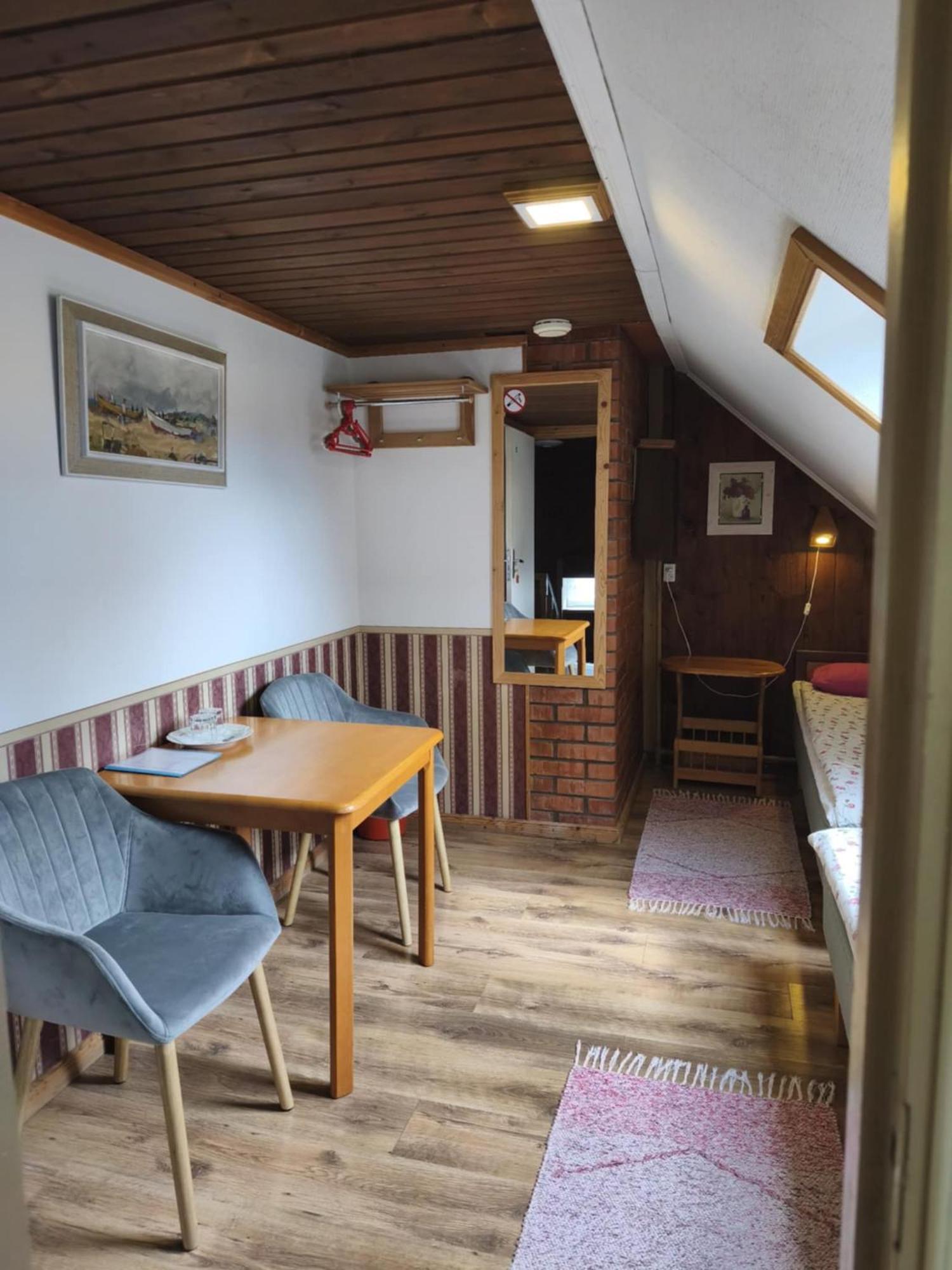 Paerna Guesthouse & Apartments Kuressaare Zewnętrze zdjęcie