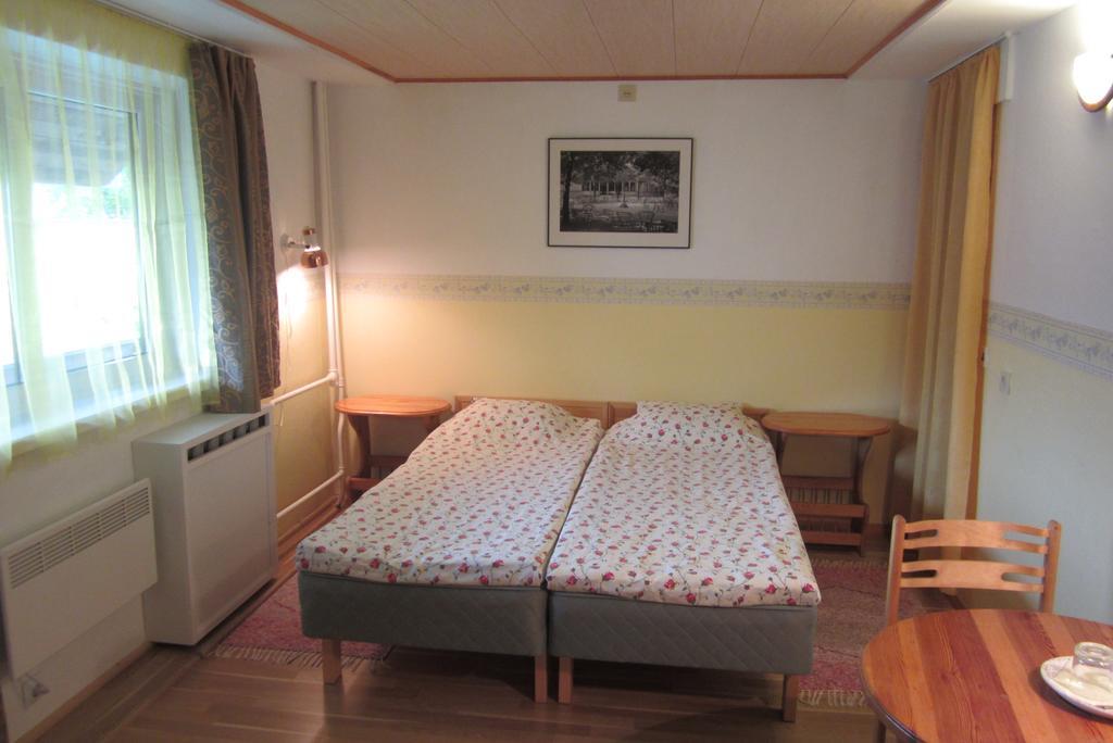 Paerna Guesthouse & Apartments Kuressaare Zewnętrze zdjęcie